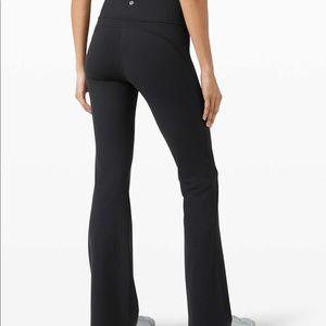Brand new without tags lululemon Groove size 6